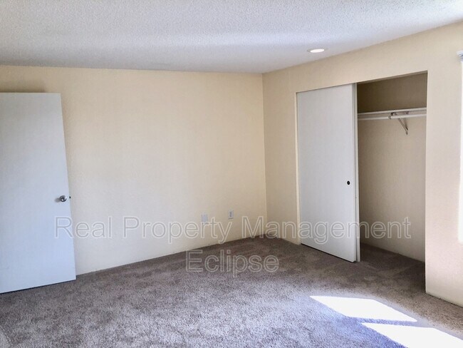 Foto del edificio - 902 28th St NE