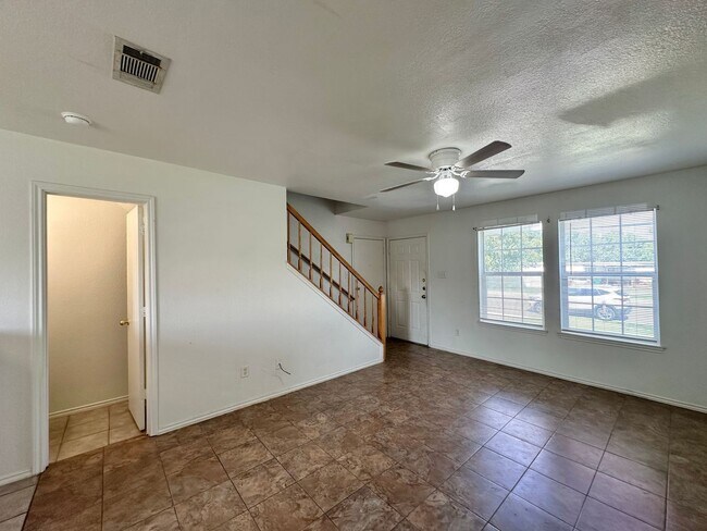 Building Photo - 2310 Wildewood Dr