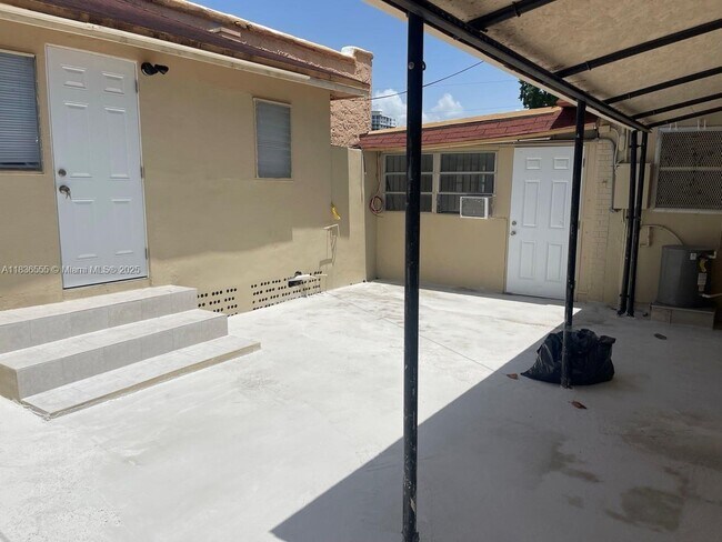 Foto del edificio - 219 SW 21st Ave