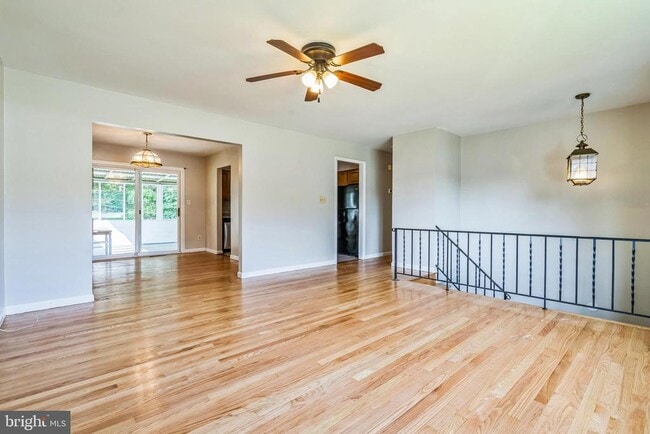 Building Photo - 1365 Rosanna Dr