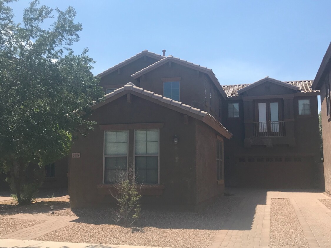 Foto principal - 4 Bedroom Gilbert Home For Rent