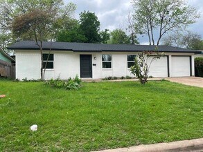 Building Photo - 9605 Newfoundland Cir