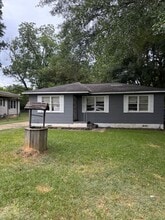 Building Photo - 142 Dexter Ave