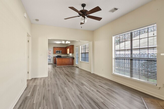 Foto del edificio - East Tuscaloosa Garden Home in Camden Lake