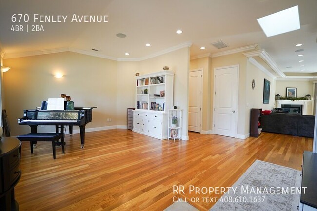 Building Photo - Beautifully Remodeled Home in Excellent Ce...