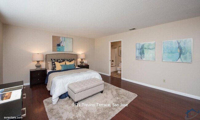Building Photo - 1121 Trevino Terrace