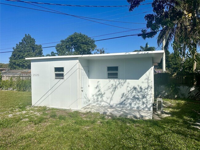 Building Photo - 19215 NW 7th Ct