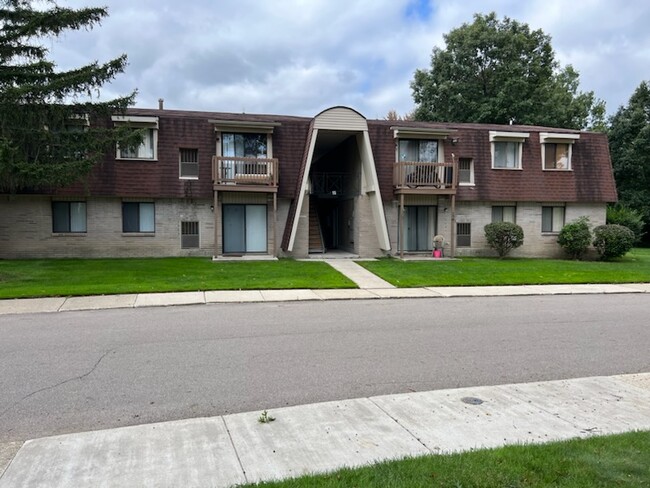 Building Photo - Adams Lake Apartments