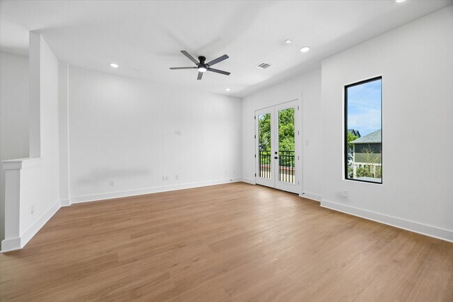 Foto del edificio - 1325 W 22nd St