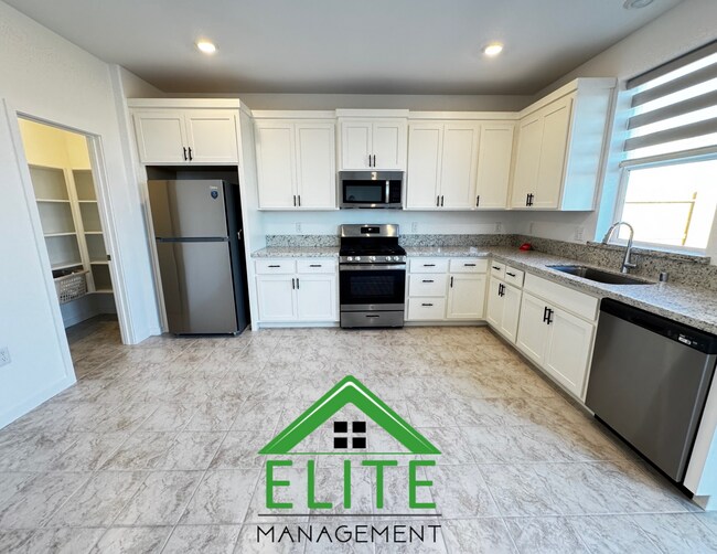 Foto del edificio - Brand New 3-Bedroom Home in the Prestigiou...