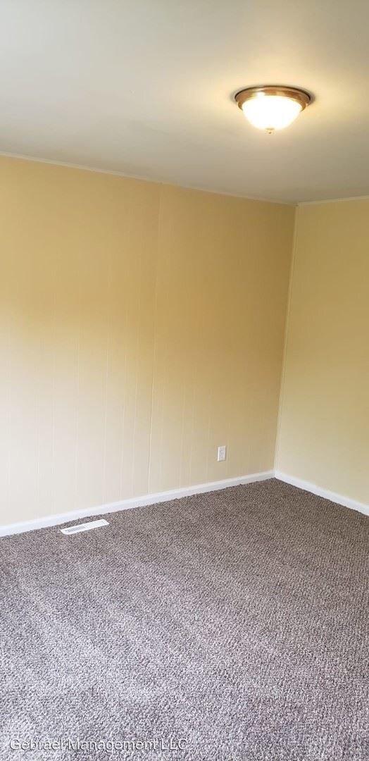 Building Photo - 5 br, 1 bath House - 2155 O'Brien Rd