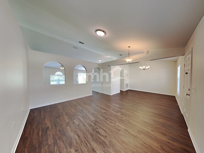 Building Photo - 1812 Roper Rd