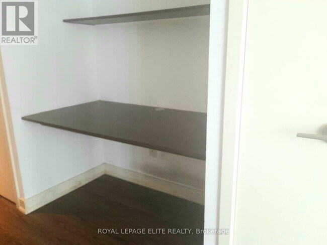 Building Photo - 110 Charles St E