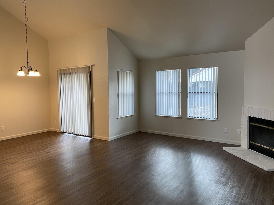Foto principal - 3518 Shawnee Dr