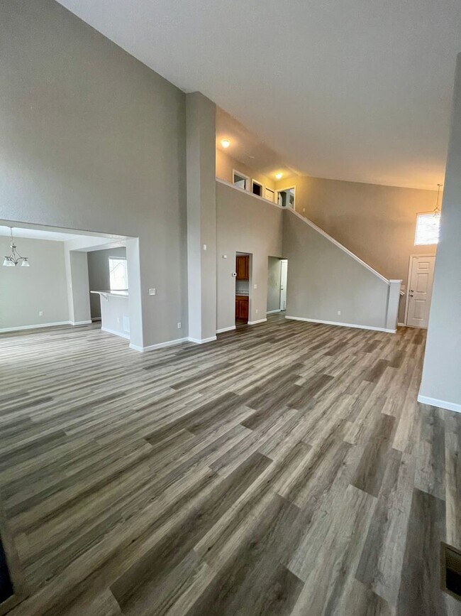 Building Photo - Newly Renovated home in Stetson Ridge