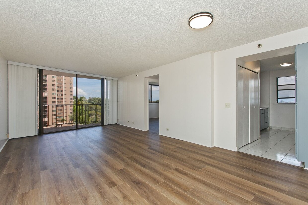 Primary Photo - NEWLY RENOVATED 1 BD / 1 BA / 1 PK