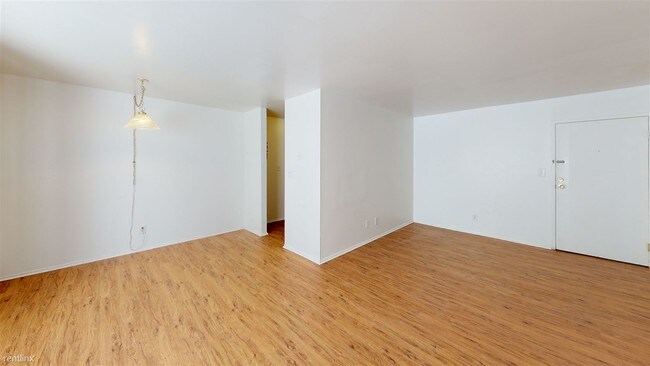 Foto del edificio - 773 Green Rd