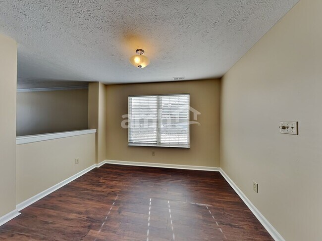 Foto del edificio - 5838 Twin River Ln