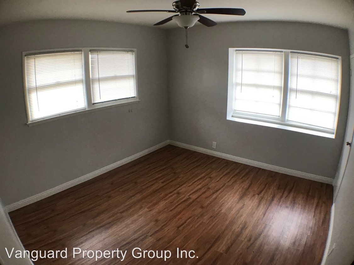 Primary Photo - 1701 N Peppertree Ln
