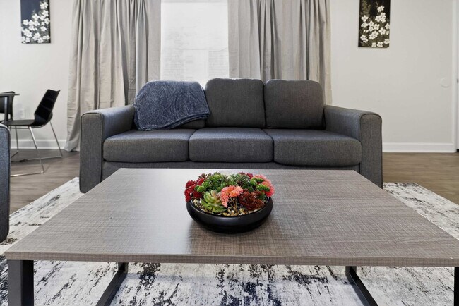 Building Photo - 800 Alexander Rd