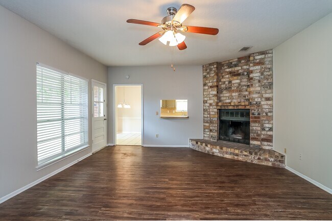 Foto del edificio - 13319 Ascot Glen Ln