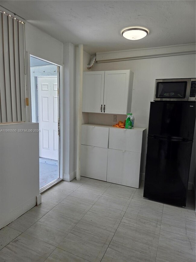 Building Photo - 29420 SW 152nd Ave