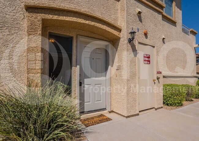 Building Photo - 525 N Miller Rd