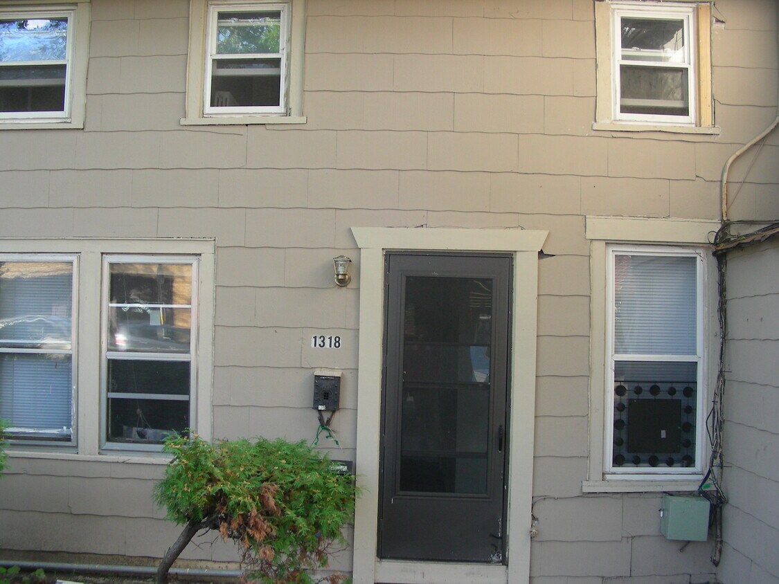 Front Entrance - 1318 Williamson St