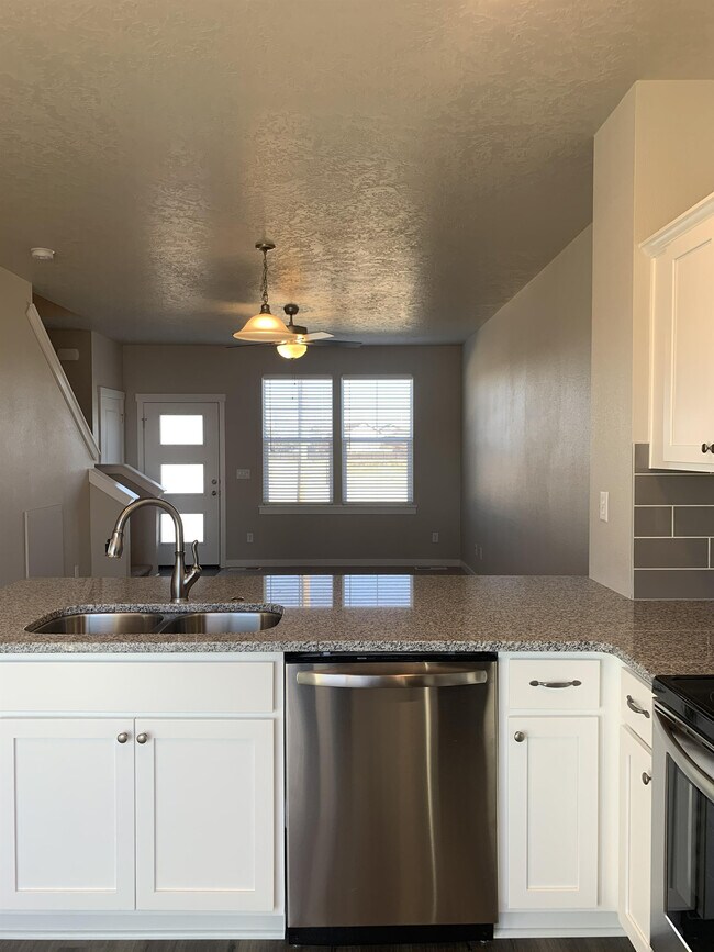 Building Photo - 5998 S Jessenia Ln