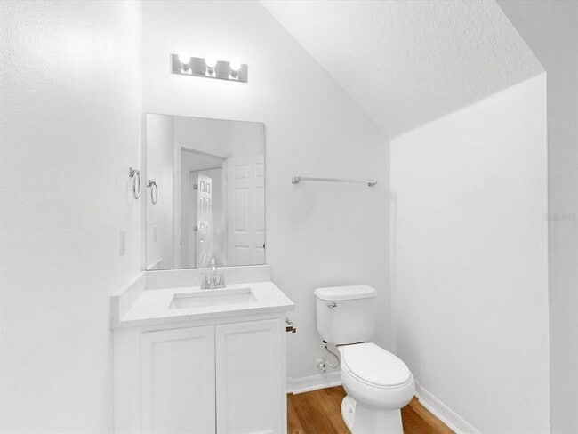 Foto del edificio - 7627 Long Island Dr