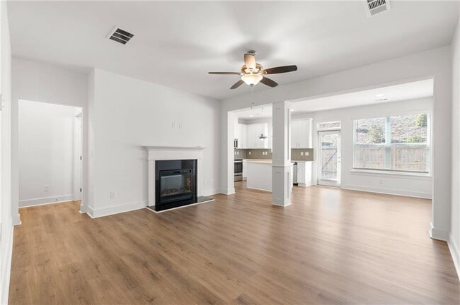 Foto del edificio - 2469 Honey Wy