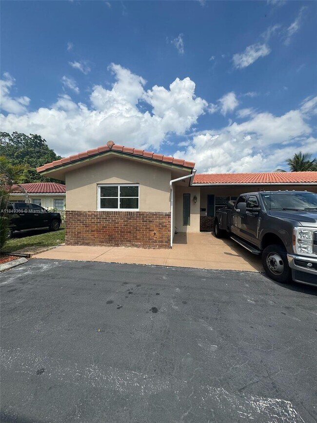 Foto del edificio - 3851 NW 110th Ave