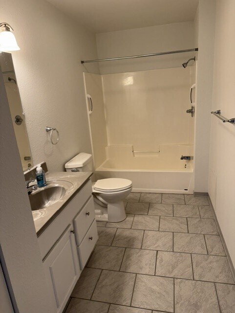Baño - Maple Glen Estates