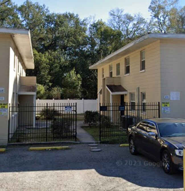 Foto del edificio - 2730 Hamilton Cir