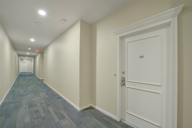 Building Photo - 2400 N Braeswood Blvd