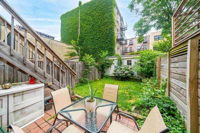 Foto del edificio - 845 Garden St