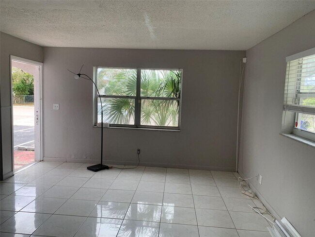 Foto del edificio - 1010 SW 76th Ave