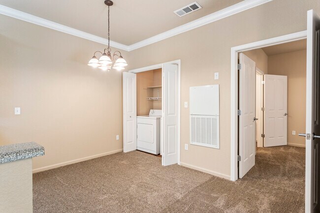 Foto del edificio - 8905 Davis Rd