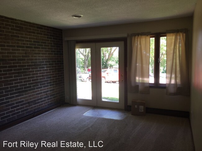 Foto del edificio - 2 br, 1 bath House - 611 Birch Apartment F