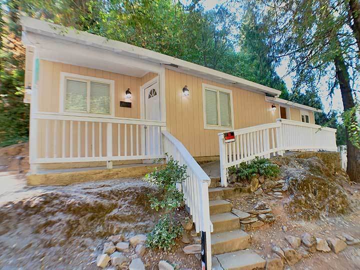 Foto principal - Studio duplex includes water, sewer, and t...