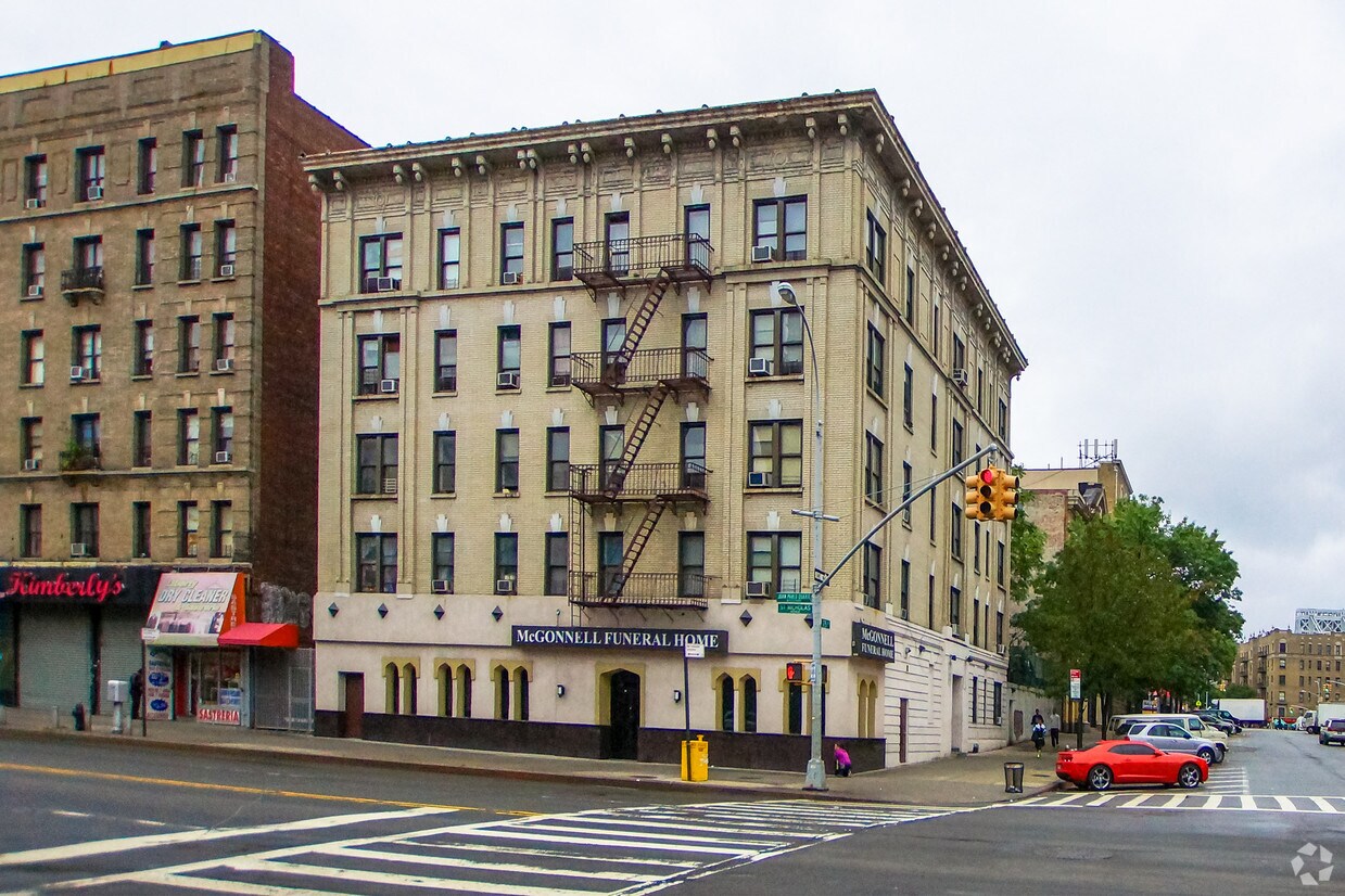 Foto del edificio - 1295 Saint Nicholas Ave