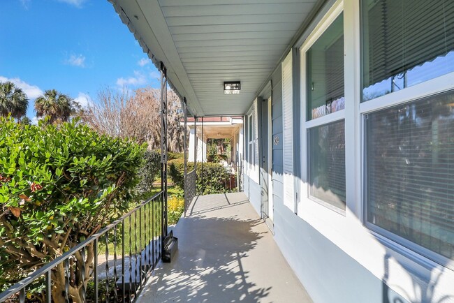 Building Photo - Adorable Home Located in Cann Park!