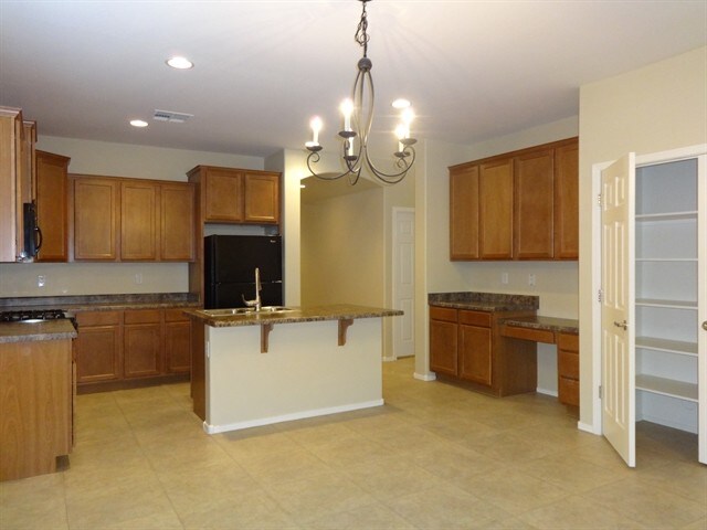 Building Photo - 9228 N 182nd Lane