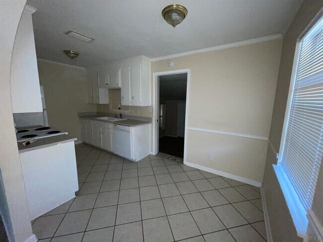 Foto del edificio - 801 Lakewood Rd