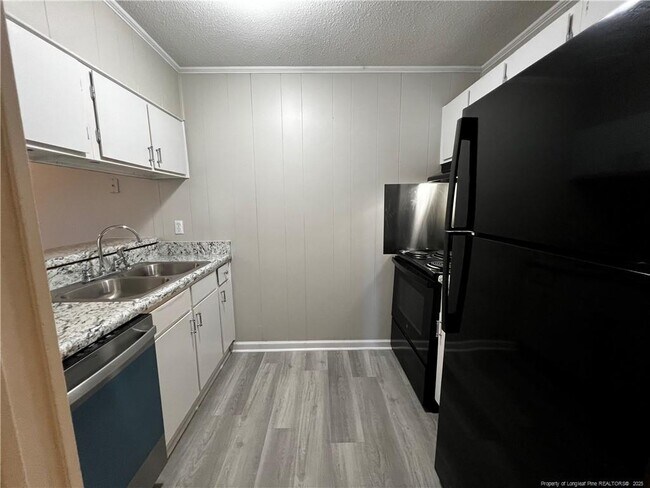 Foto del edificio - 5853 Century Oaks Dr
