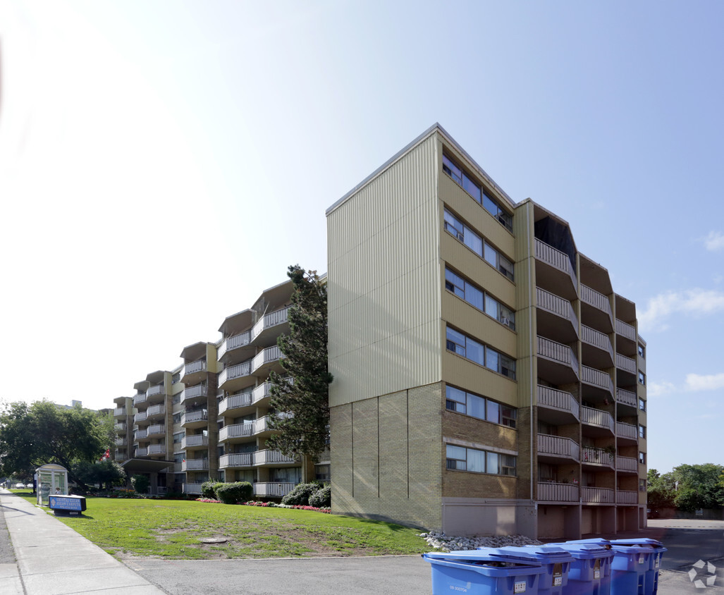 Primary Photo - Cardinal Plaza