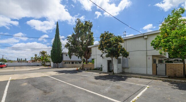 Building Photo - 14082 Buena St