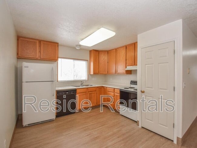 Building Photo - 162 W 1100 N