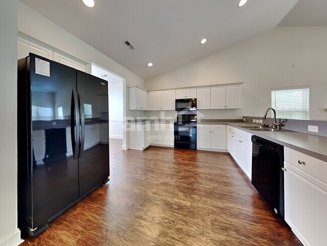 Building Photo - 126 Spindle Way