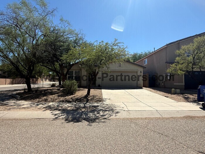 Foto principal - Three bedroom home in Mesquite Ranch